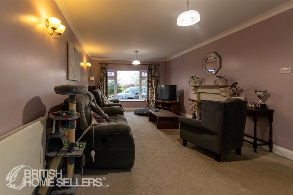 Property photo 3 of 11 Picture No. 13