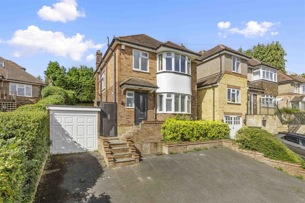 Property photo 1 of 14 1 Shelley Road, Hp11 2Up (Low Res)-14.Jpg