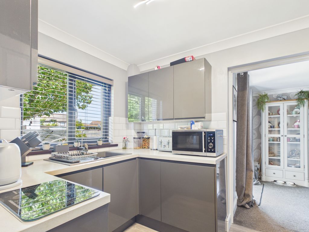 Property photo 2 of 17 Kitchen