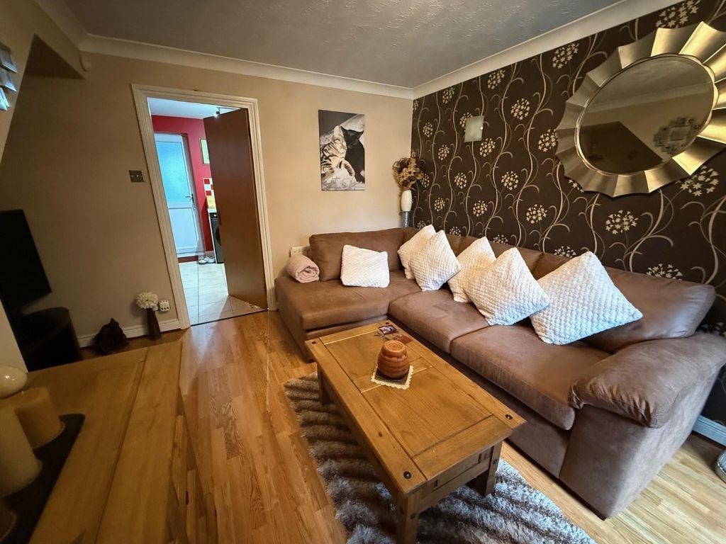 Property photo 3 of 12 2.Jpg