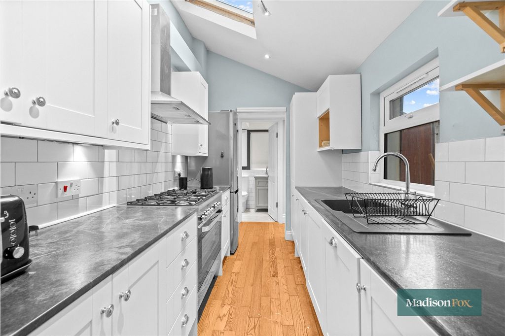 Property photo 3 of 20 Picture No. 32