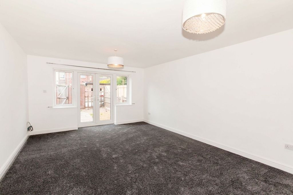 Property photo 3 of 23
