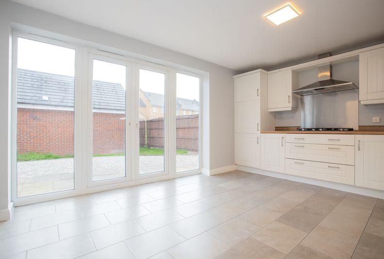 Property photo 2 of 22 Kitchen/Dining Room