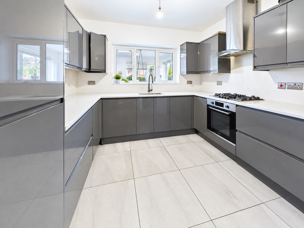 Property photo 2 of 15 Kitchen