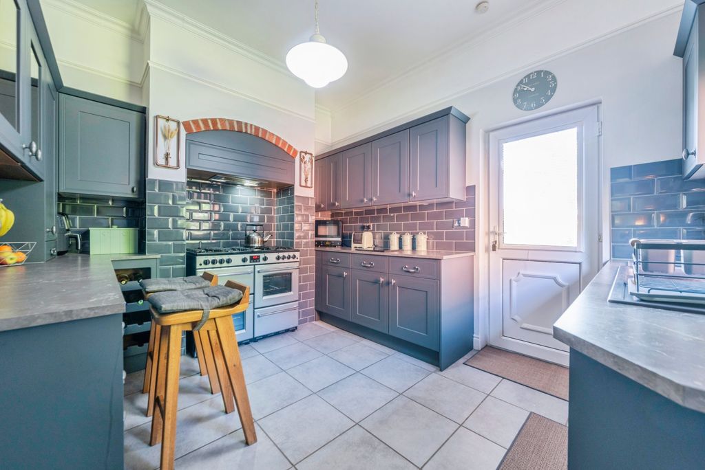 Property photo 3 of 16 10_Dudley_Road-18