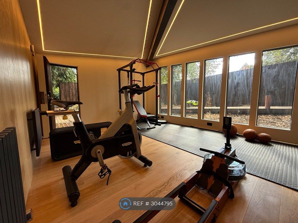 Property photo 3 of 16 Fitness Suite