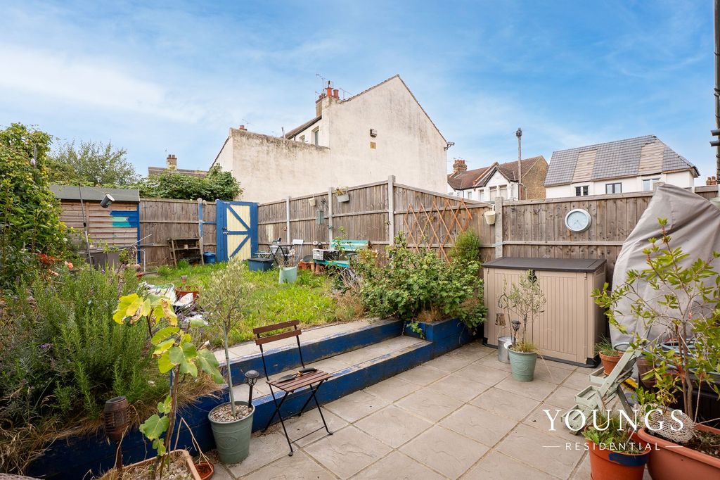 Property photo 3 of 15