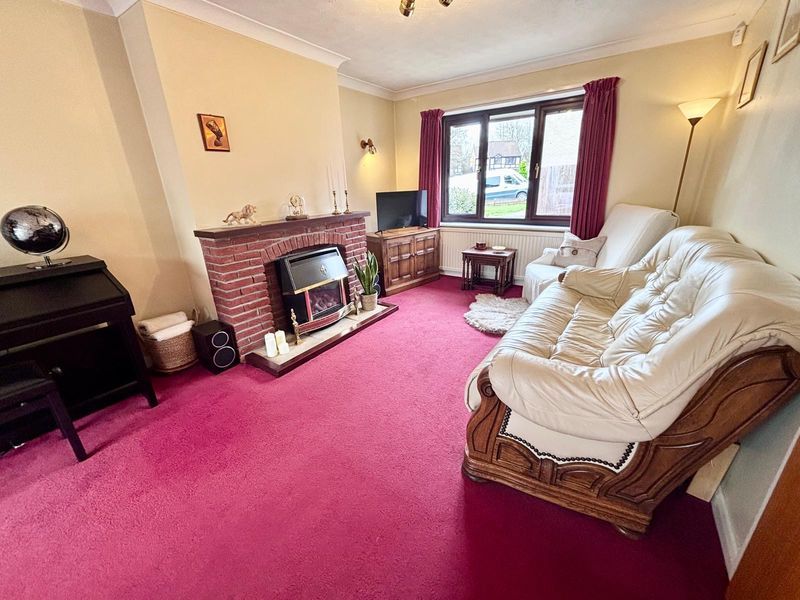 Property photo 2 of 21 Lounge