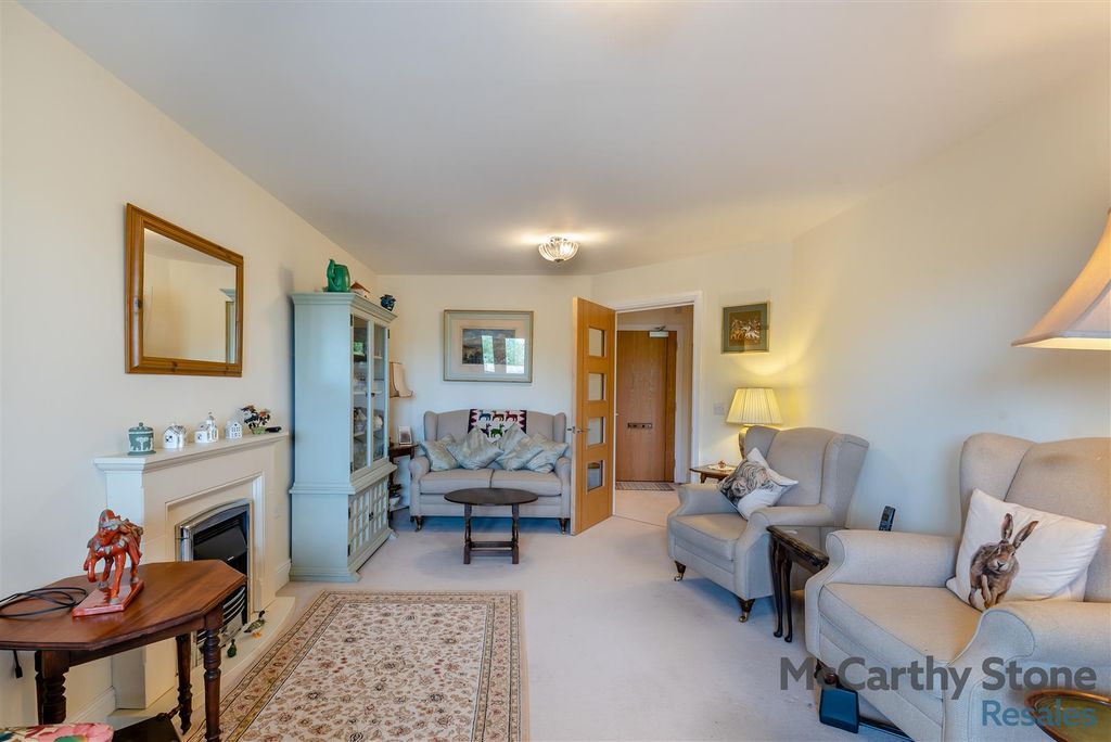 Property photo 3 of 23 8645771-Interior03.Jpg