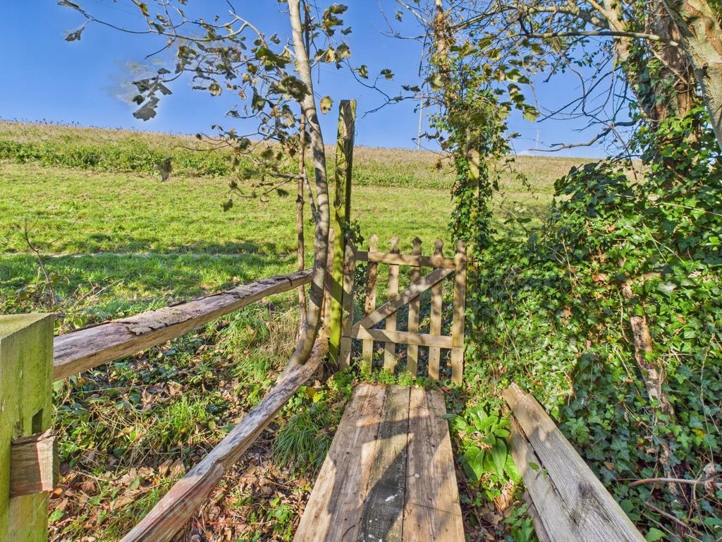 Property photo 2 of 32 Pr0607-Still029.Jpg