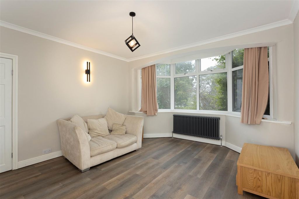 Property photo 2 of 16 00015.Jpg