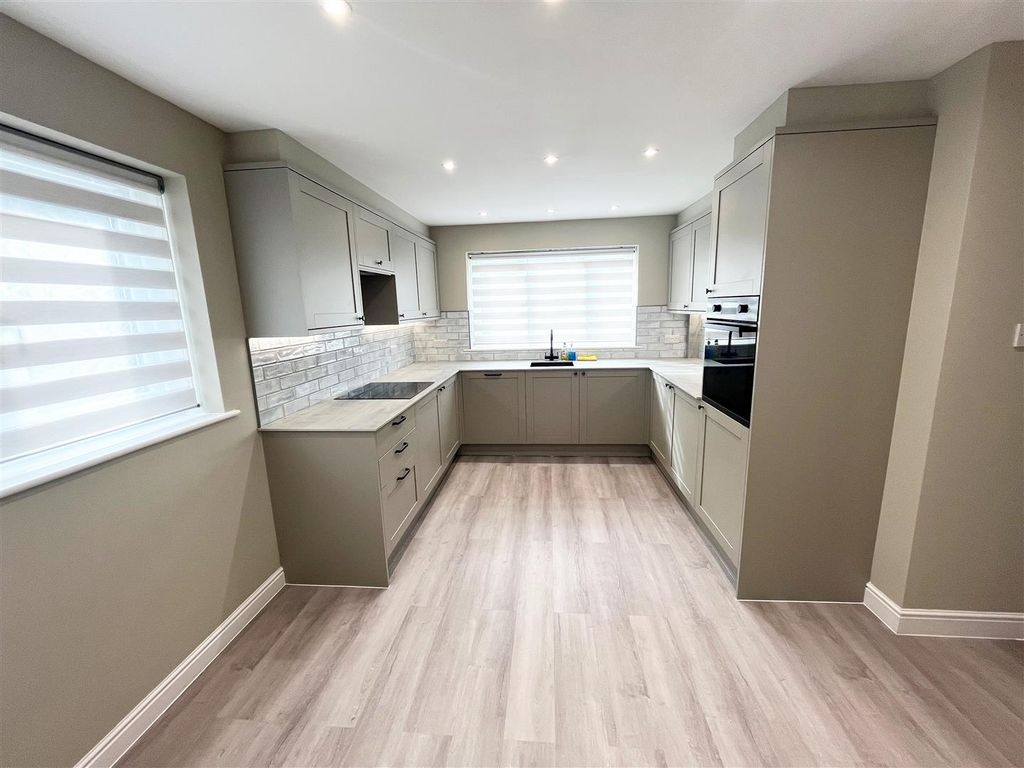 Property photo 3 of 28