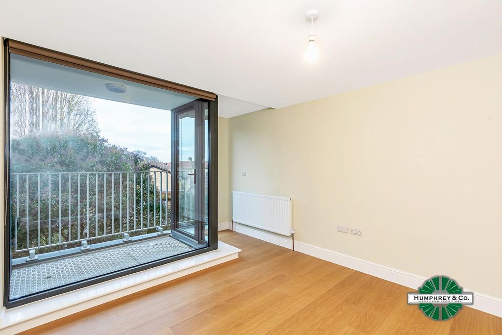 Property photo 3 of 9 New Build 1 Bed Flat In Popular All New 'shannon C