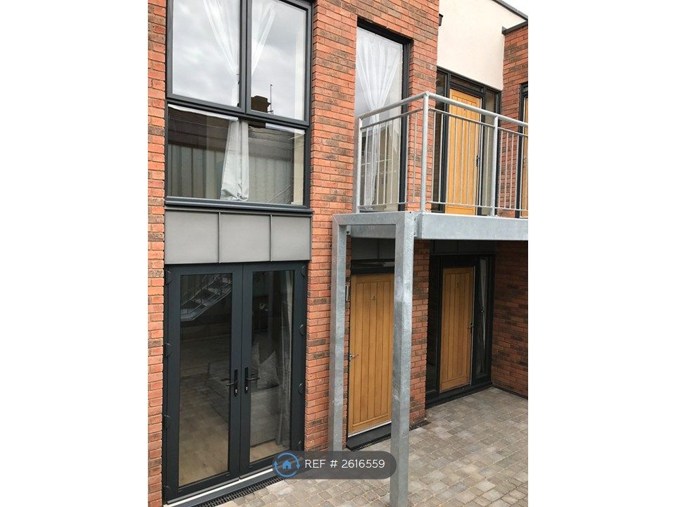 Property photo 2 of 9