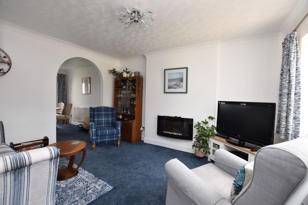 Property photo 3 of 14 Living Room