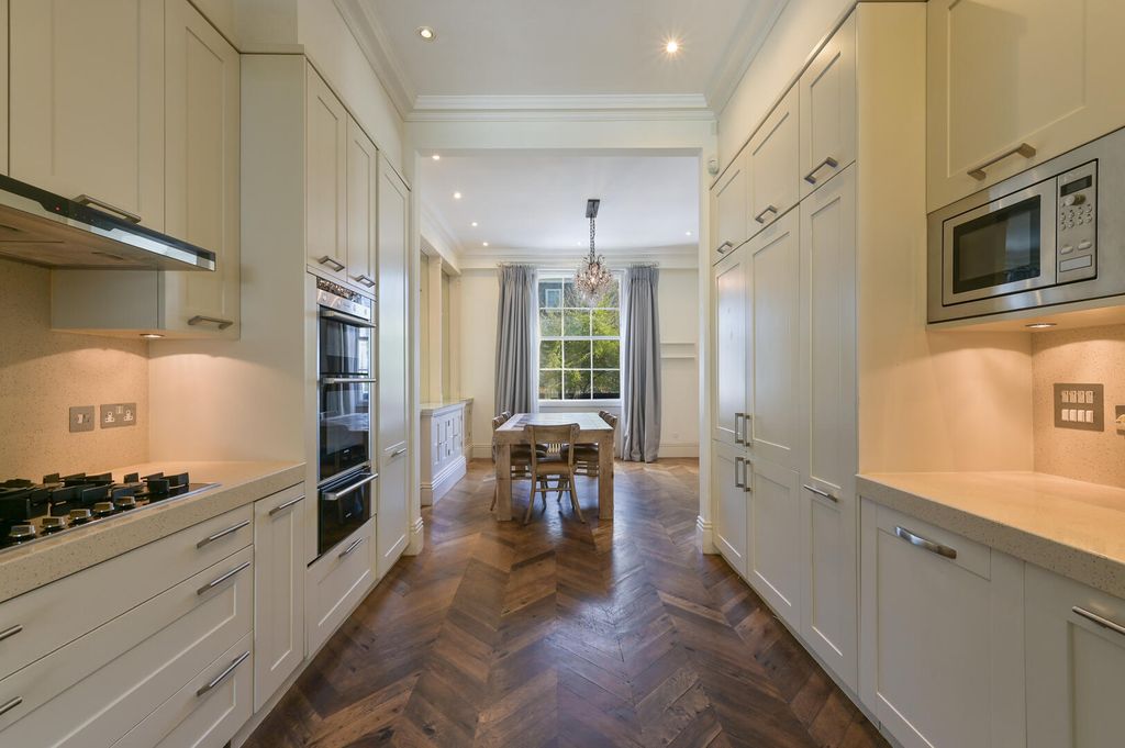 Property photo 2 of 14 Kitchen