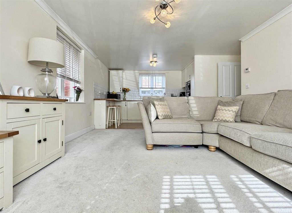 Property photo 3 of 11 Open Plan Living.Jpg