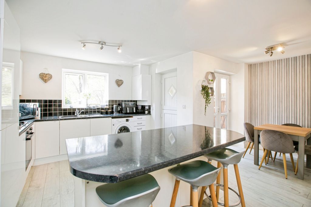 Property photo 2 of 20 Breakfast Area