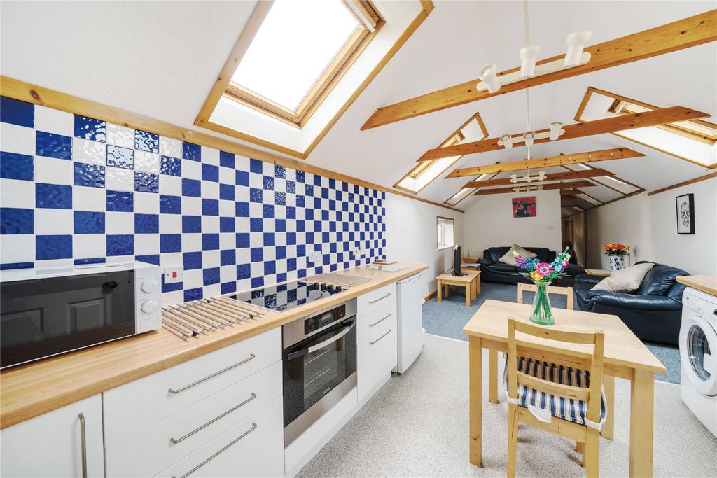 Property photo 1 of 12 Picture No. 01