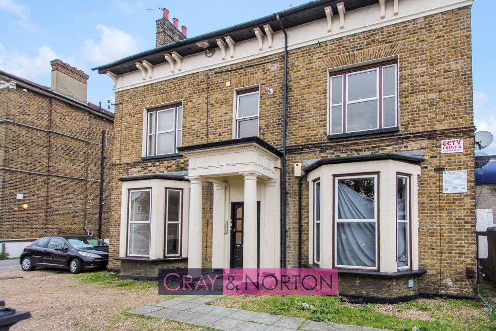 Property photo 1 of 5 Photo 5