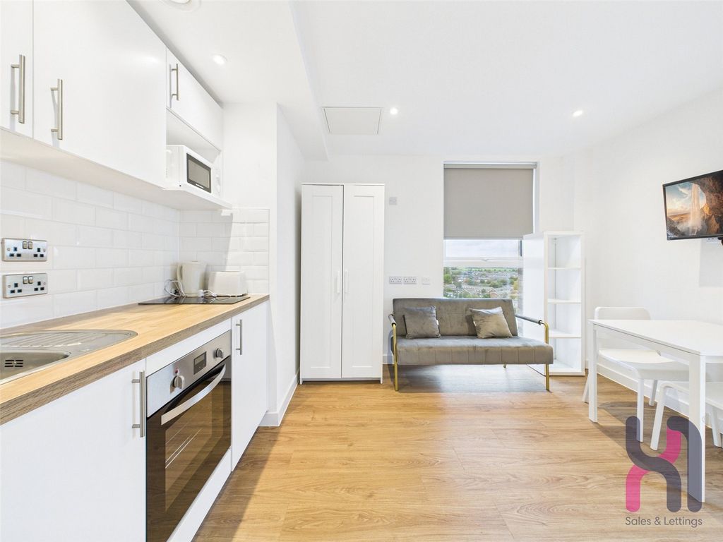 Property photo 2 of 17 Picture No. 06