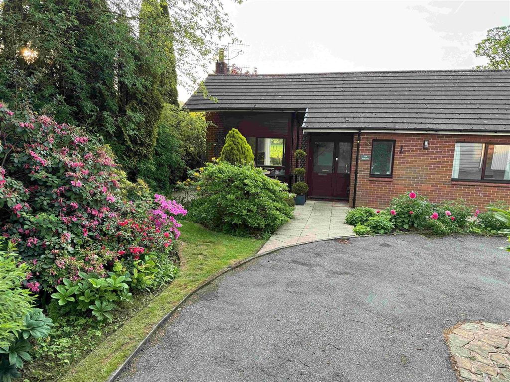 Property photo 1 of 14 5A Front.Jpg