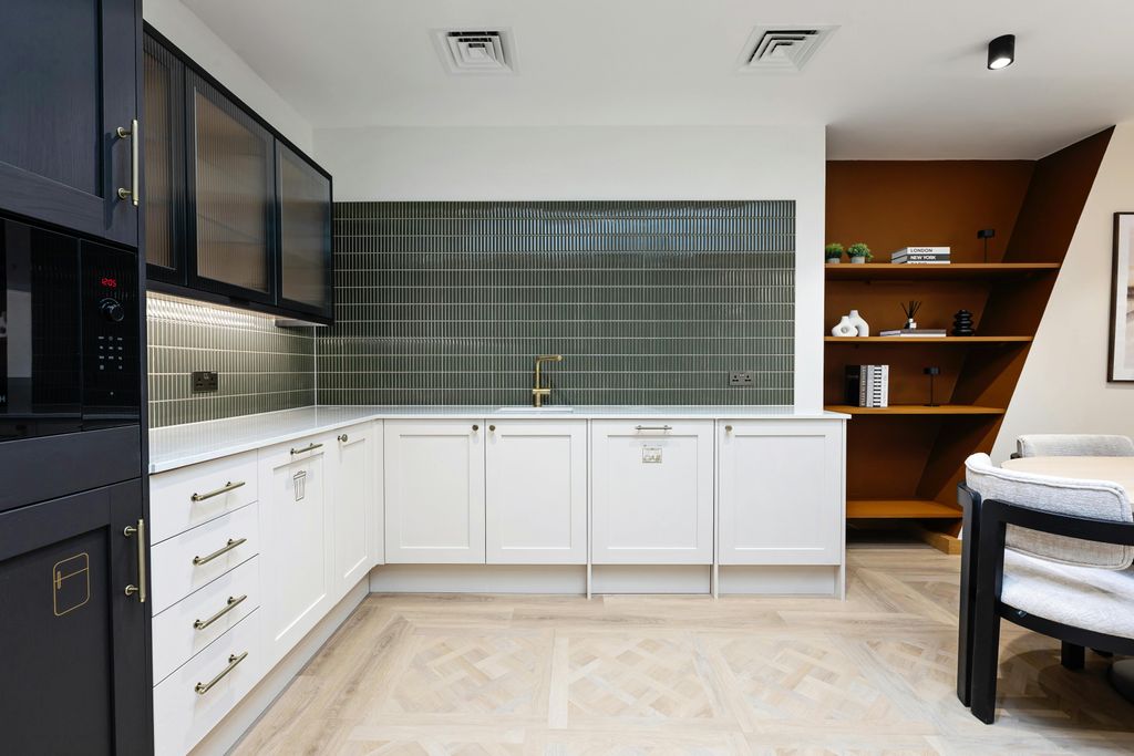 Property photo 2 of 17 5784.Jpg