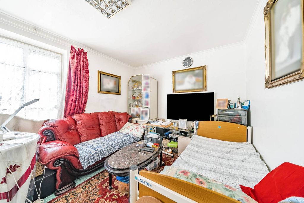 Property photo 1 of 6