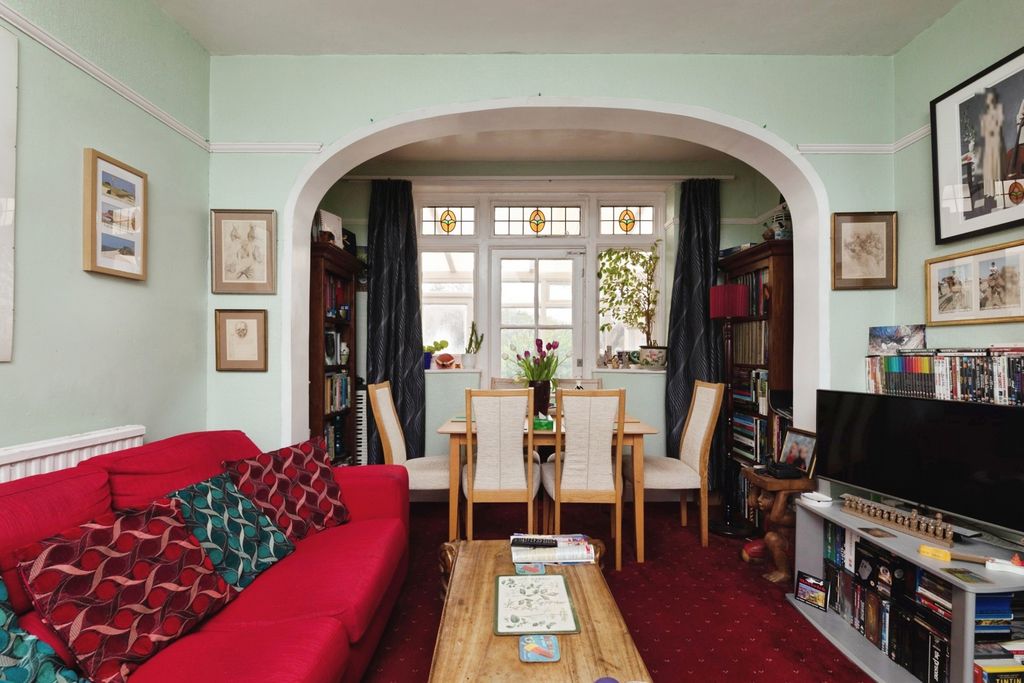 Property photo 3 of 18 Pbox-Img.Jpg