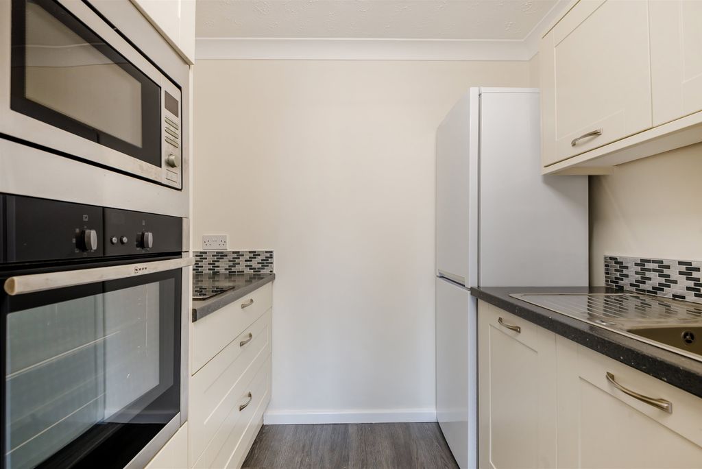 Property photo 2 of 14