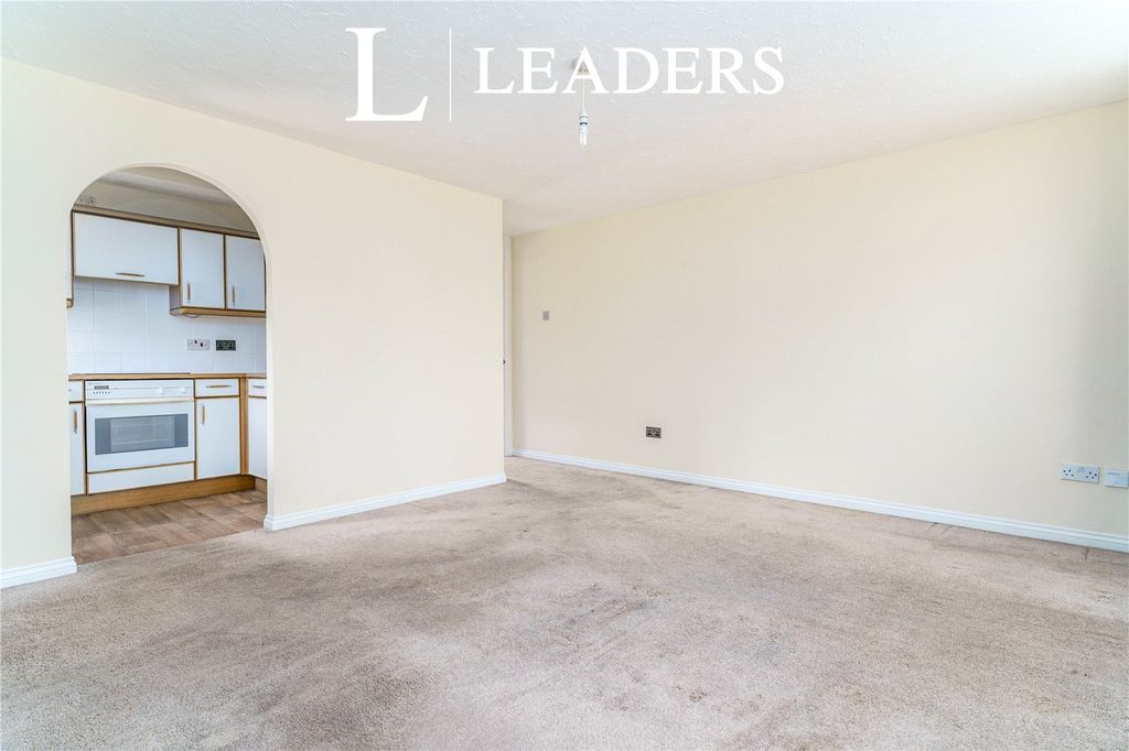 Property photo 2 of 7 3