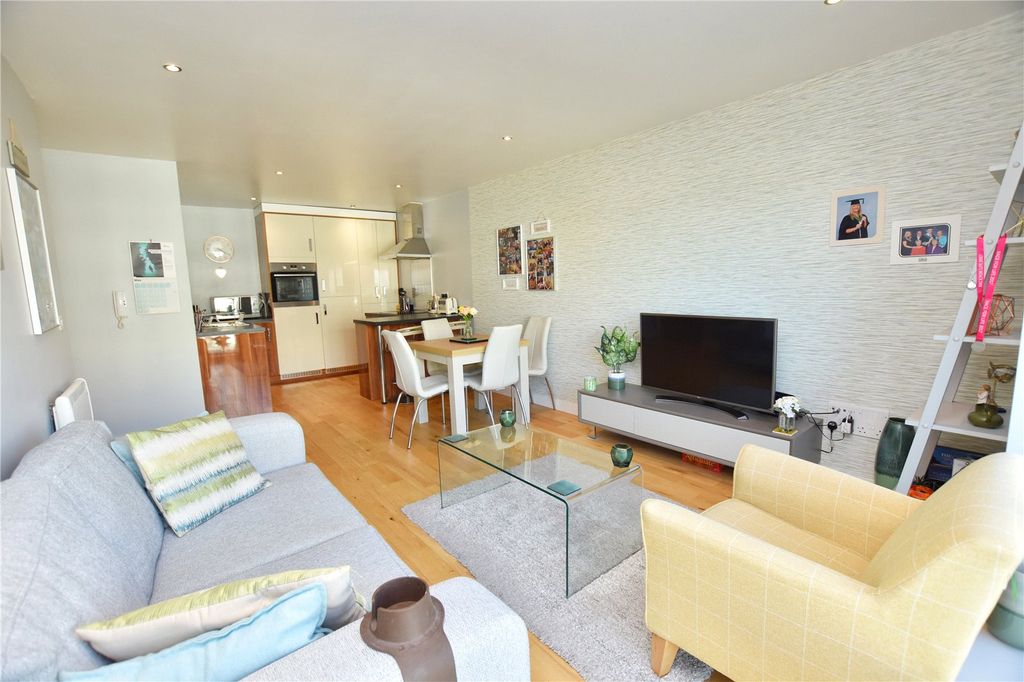 Property photo 3 of 25 Picture No. 73