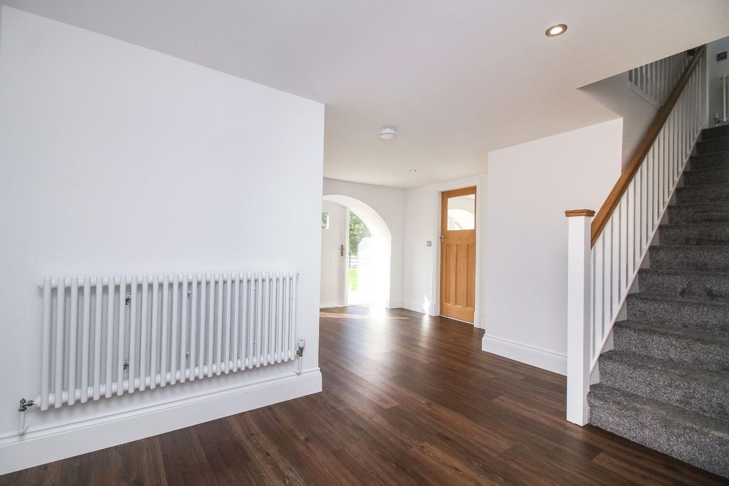 Property photo 2 of 23 2