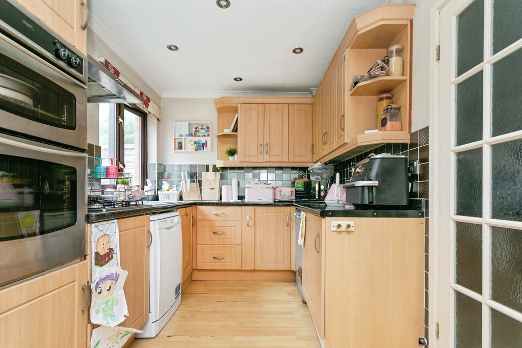 Property photo 3 of 11 Picture No. 22