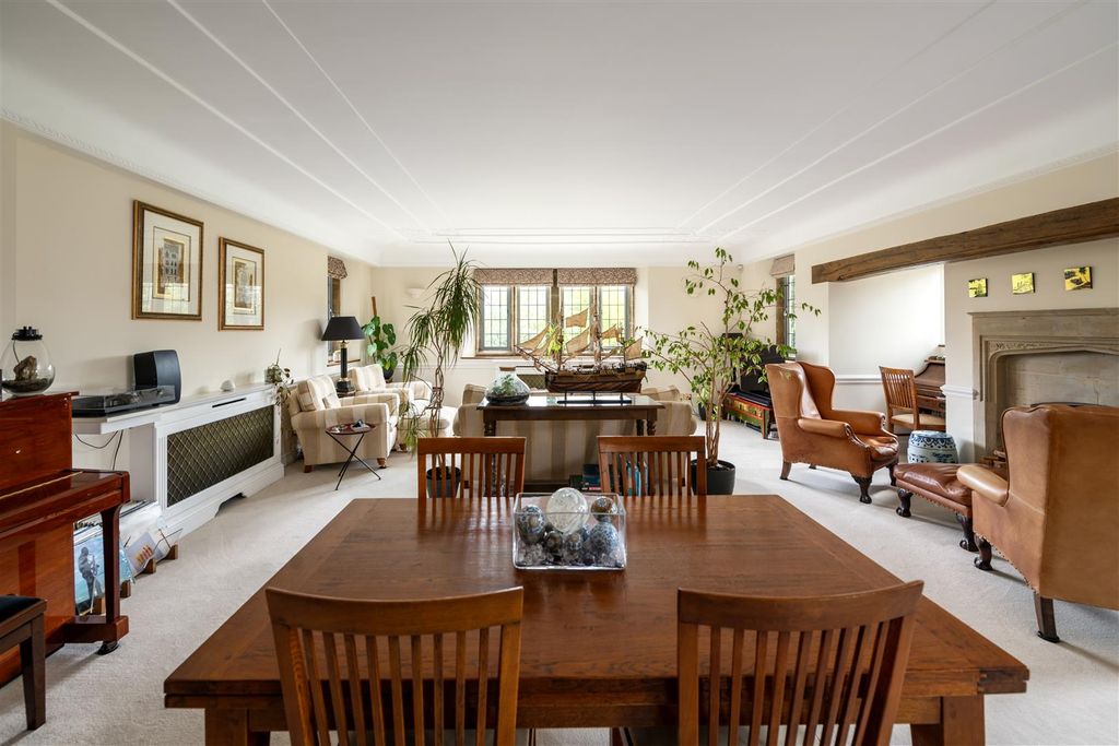 Additional image 7 of 2 bed flat for saleStuart Way, East Grinstead RH19
