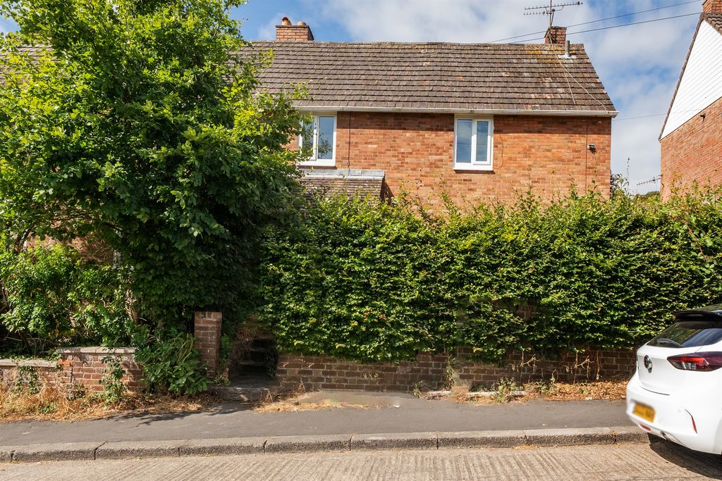 Property photo 1 of 17