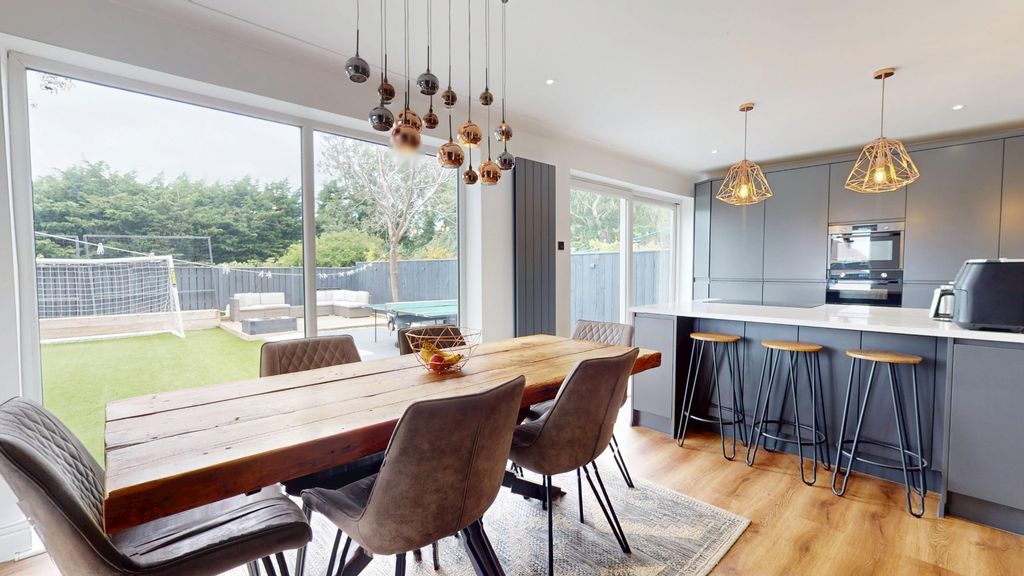 Property photo 2 of 43 5326175