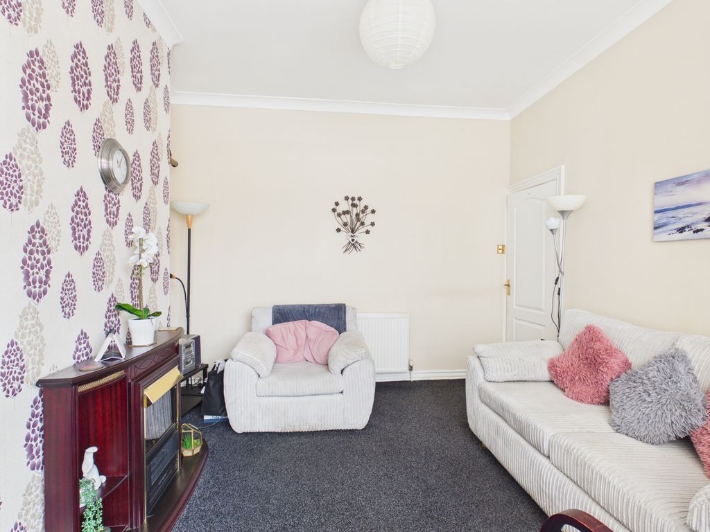 Property photo 3 of 17 Cam03729G0-Pr0312-Still002
