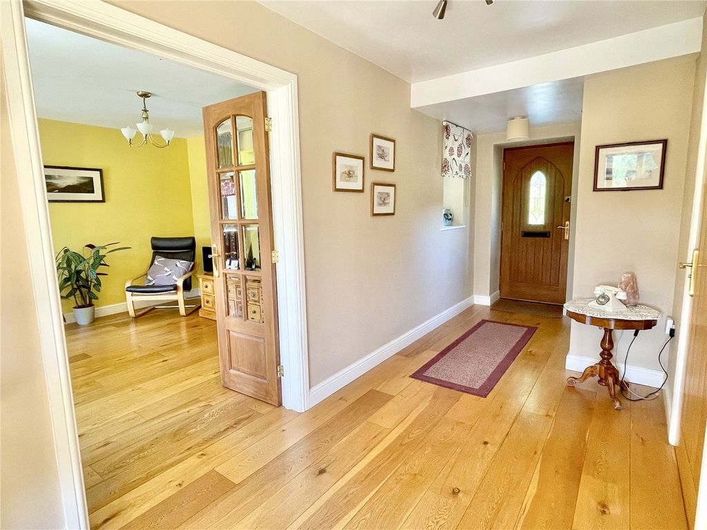 Property photo 3 of 33 Picture No. 28