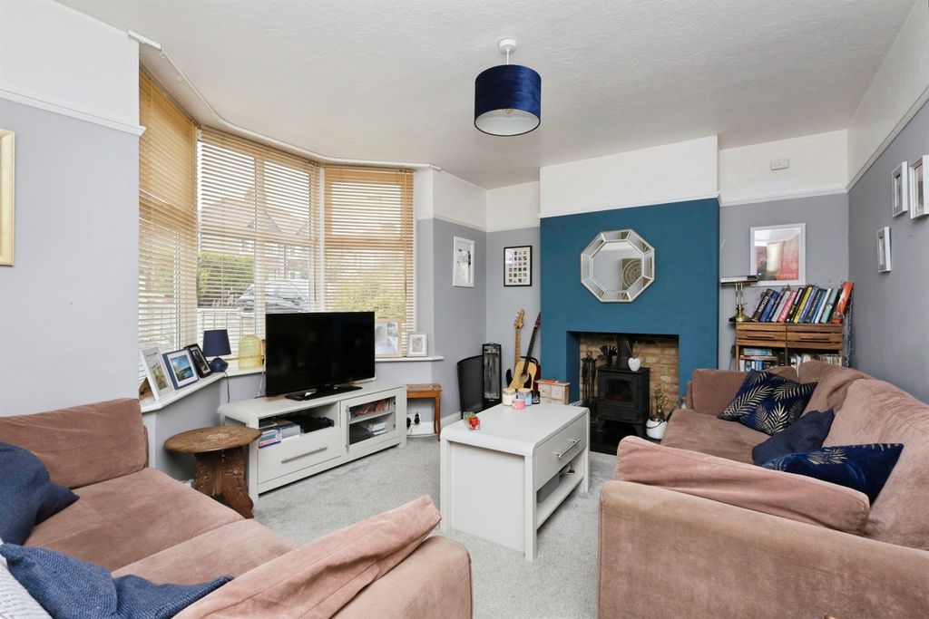 Property photo 2 of 17