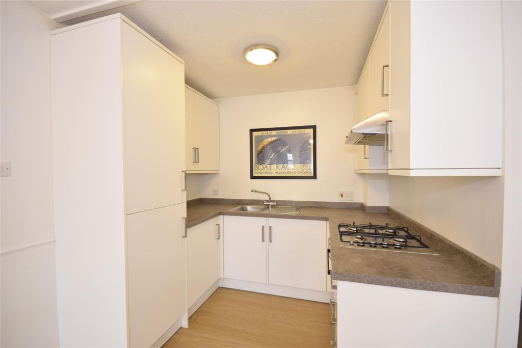 Property photo 1 of 9 Kitchen