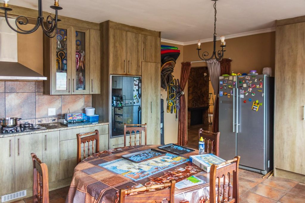 Property photo 3 of 33