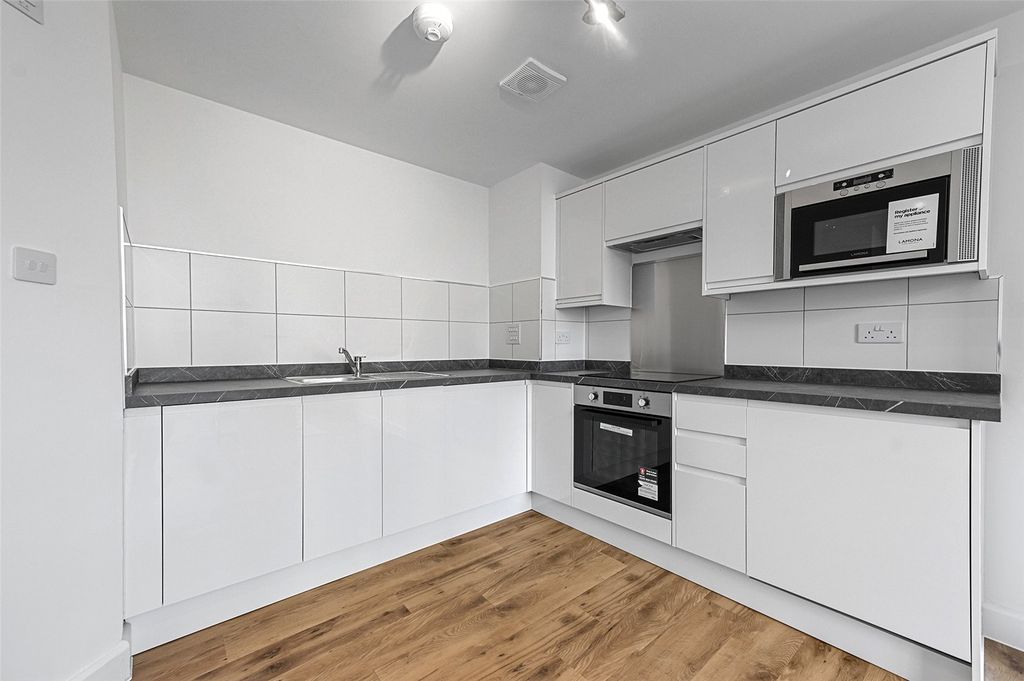 Property photo 3 of 16 Reception/ Kitchen