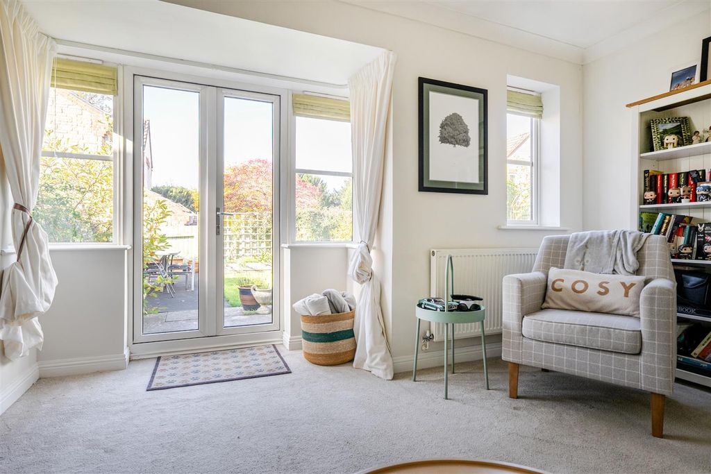 Property photo 3 of 17 1372742-10-68Ff6E2Db8895.Jpg