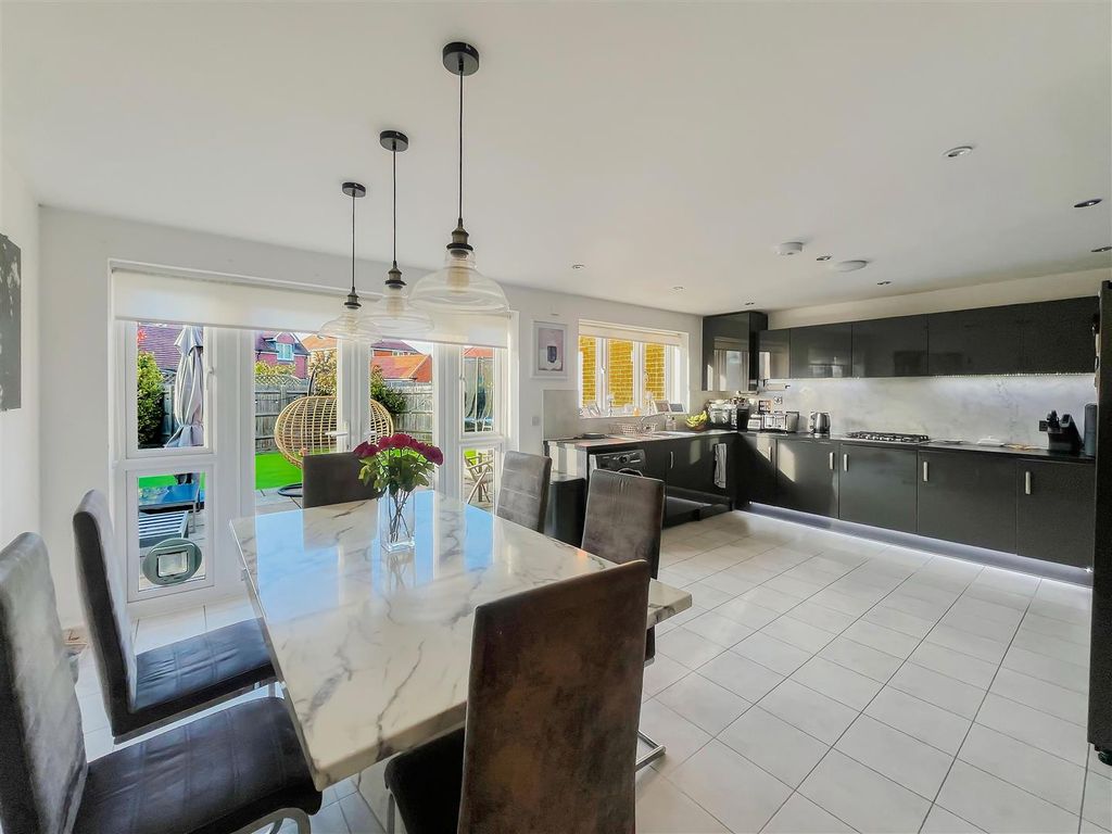 Property photo 3 of 15 Image00015.Jpg