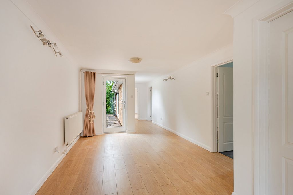 Property photo 2 of 38