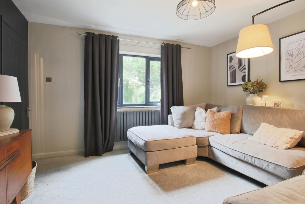 Property photo 2 of 22 4444984