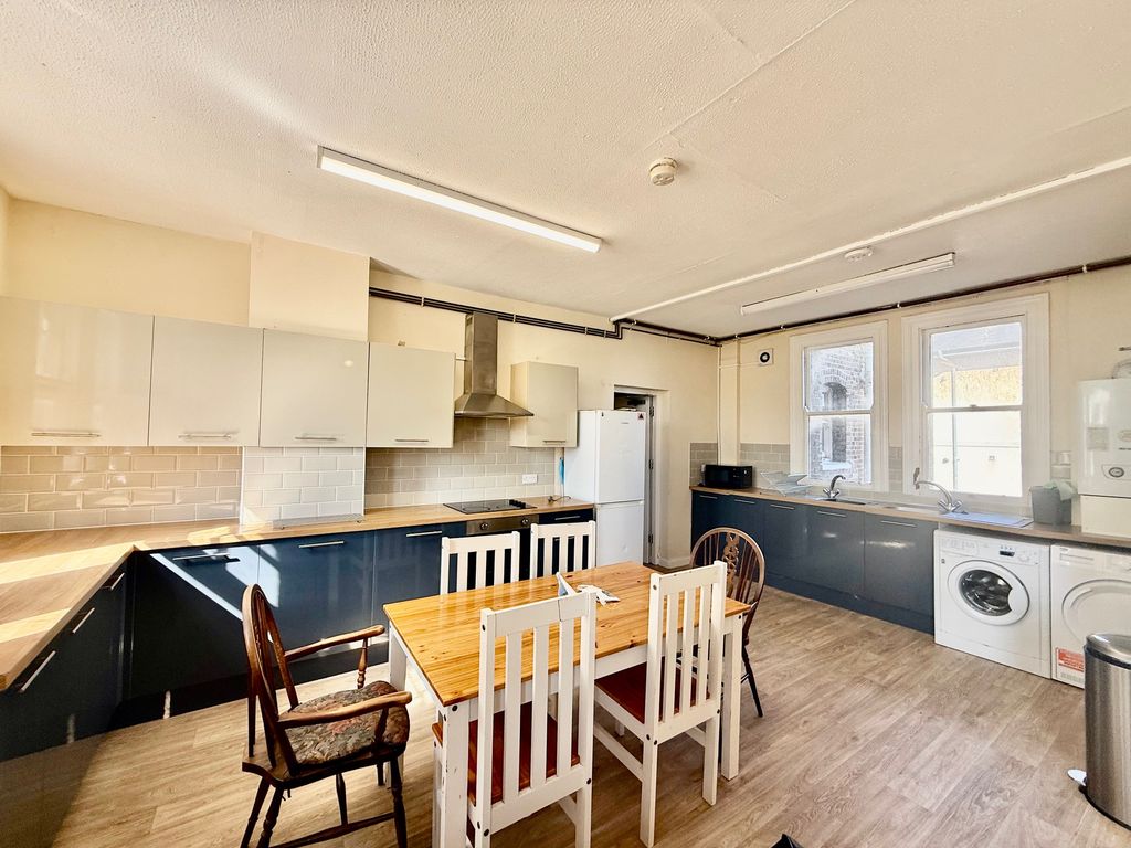 Property photo 1 of 12 Image