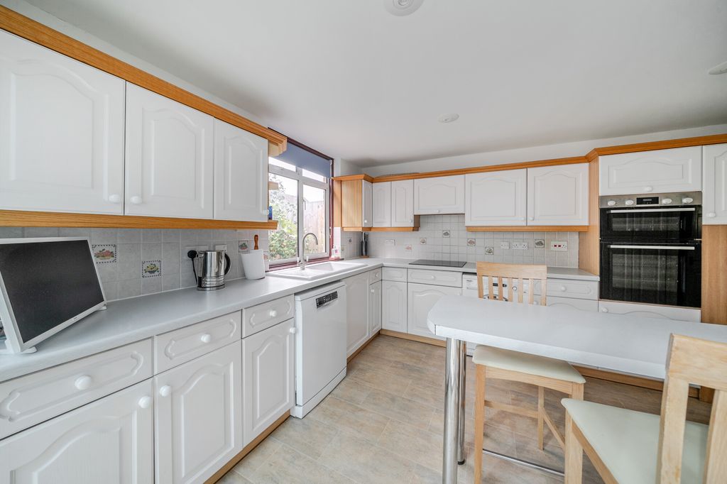 Property photo 3 of 16
