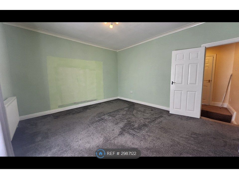 Property photo 2 of 26